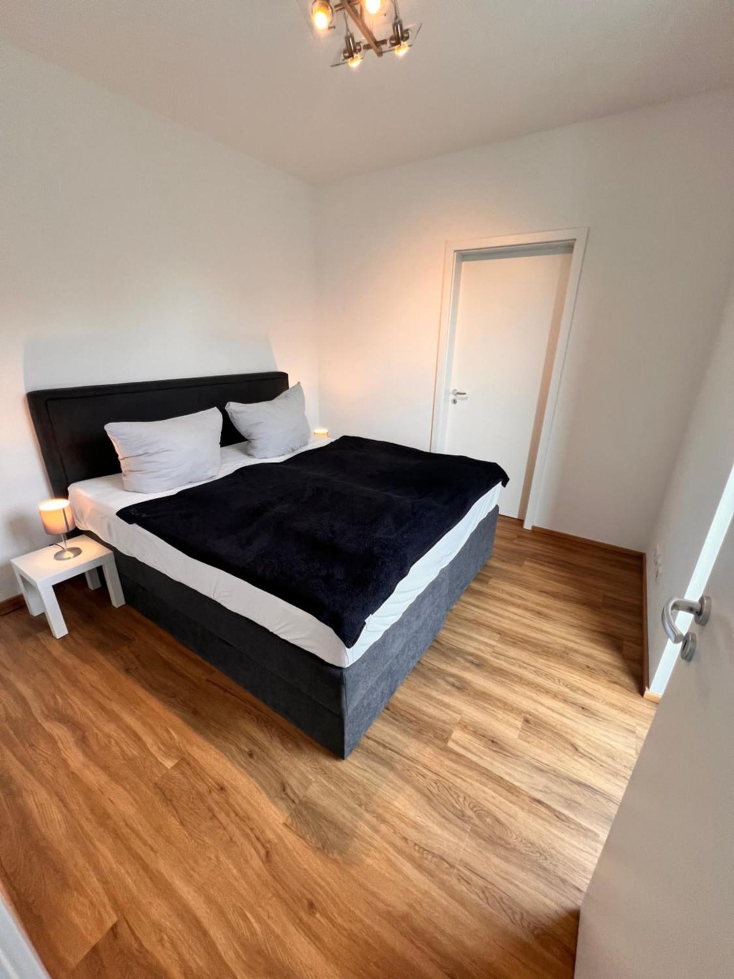 Modernes City-Apartment - Top-Lage In Nuernberg Eksteriør billede