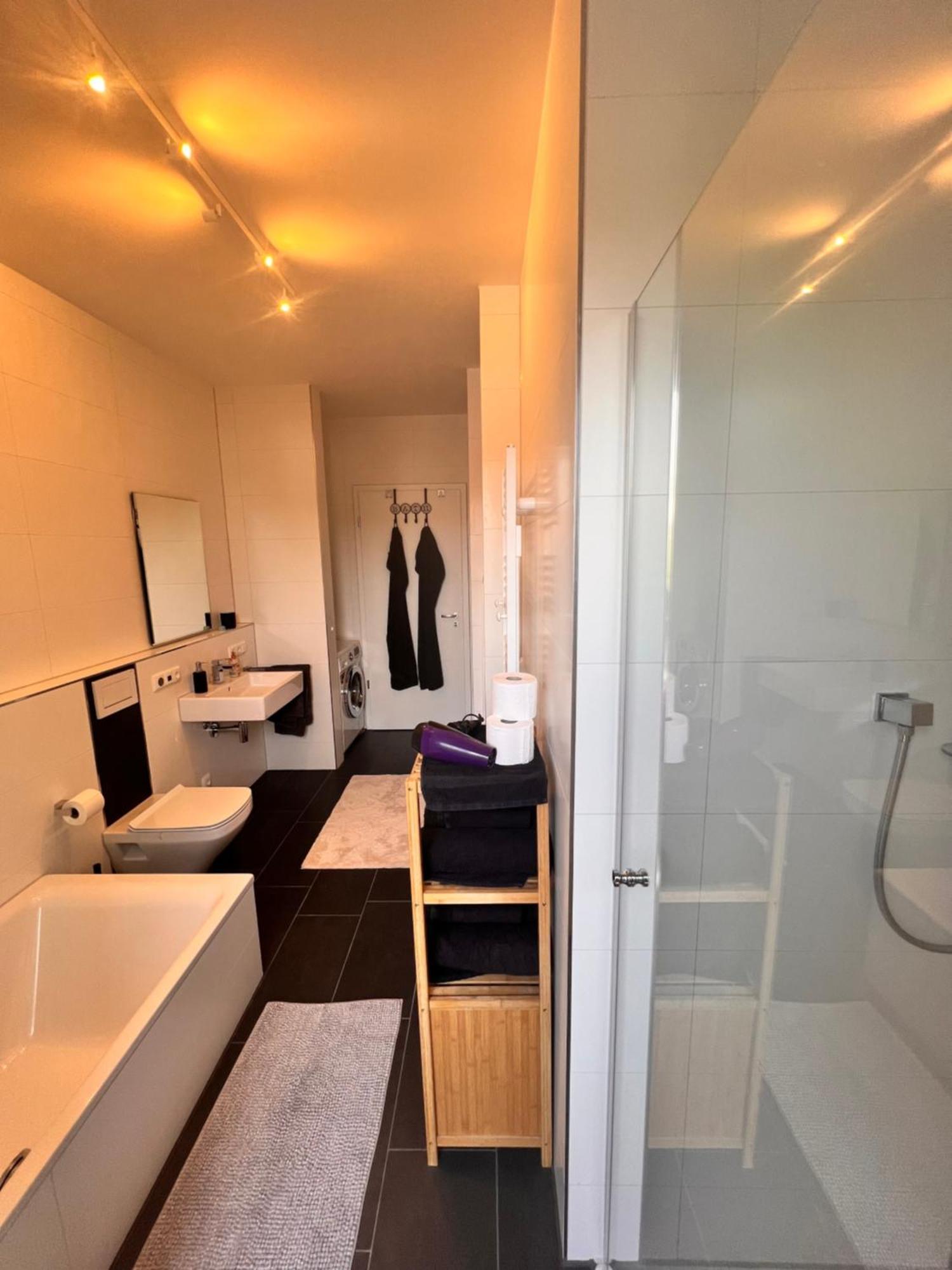 Modernes City-Apartment - Top-Lage In Nuernberg Eksteriør billede